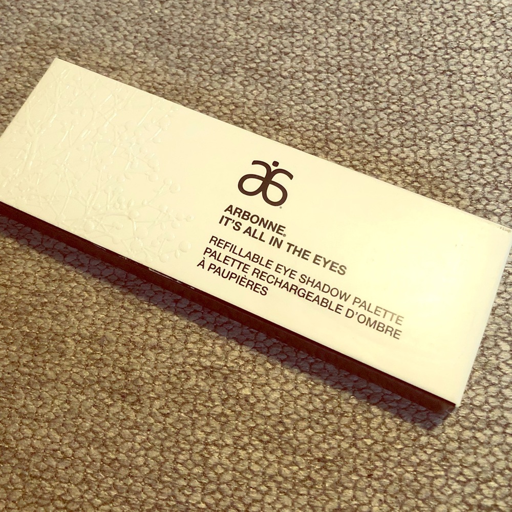 🏆Arbonne🏆 refillable eyeshadow palette